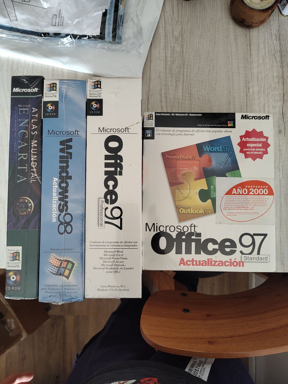 Big Boxes Office 97 CD y Diskette, Windows 98 y Encarta Atlas Mundial